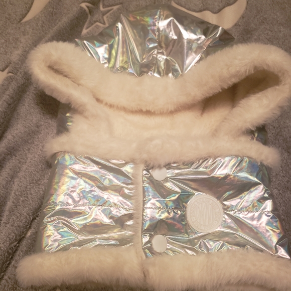 DKNY SCARF HAT - Picture 2 of 6